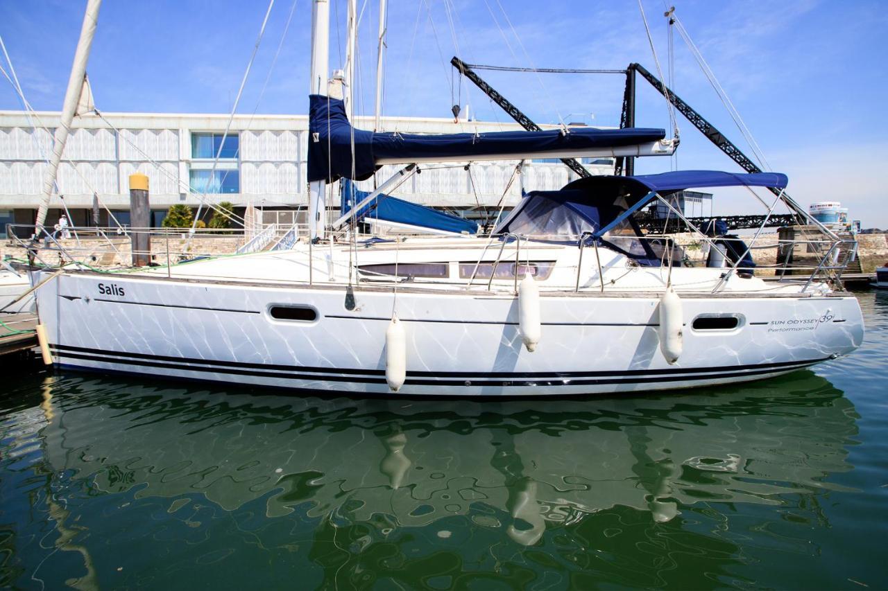 Salis - Jeanneau 39i Bateau-hôtel Lisboa