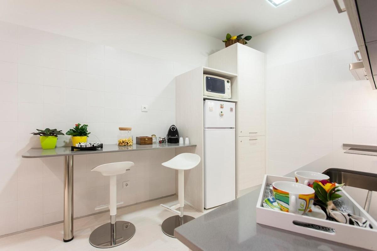 Ginjinha House - 4 - Bairro Alto - With Ac! Maison d'hôtes Lisboa