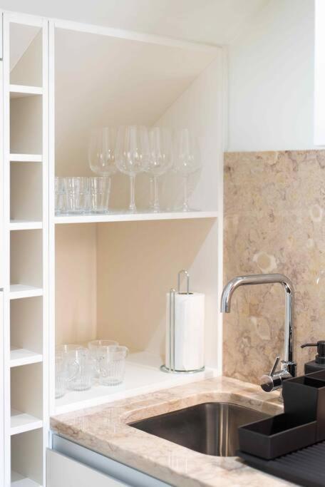 Pardal 2b - Penthouse In Alcantara - Parking Nearby Apartment