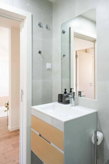 Apartment Pardal 2b - Penthouse In Alcantara - Parking Nearby