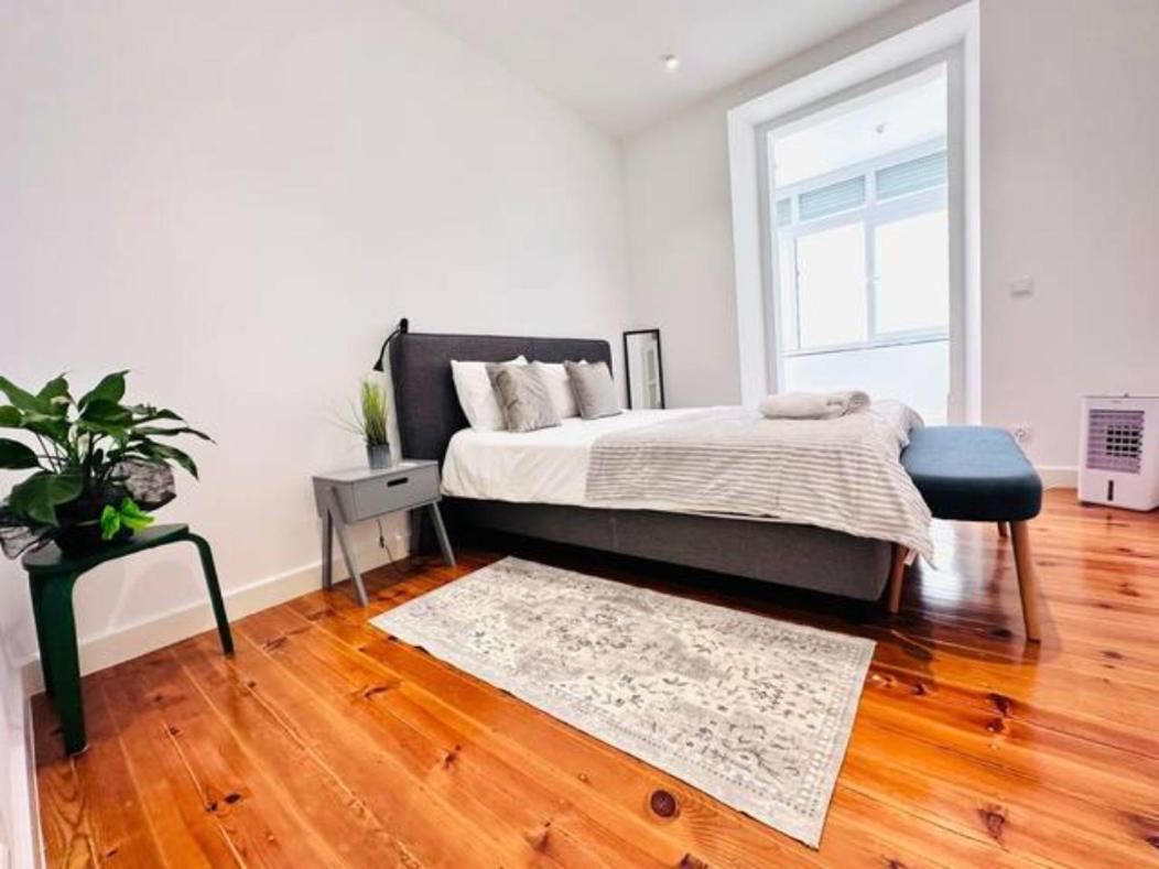 Large Flat Up 8pp * Lissabon