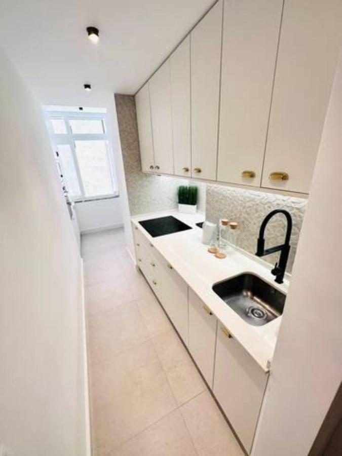 Large Flat Up 8pp Lissabon