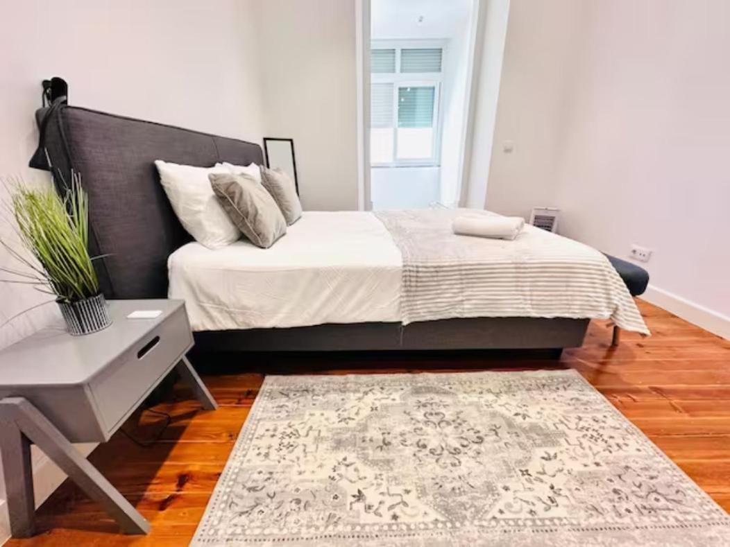 Large Flat Up 8pp Lissabon