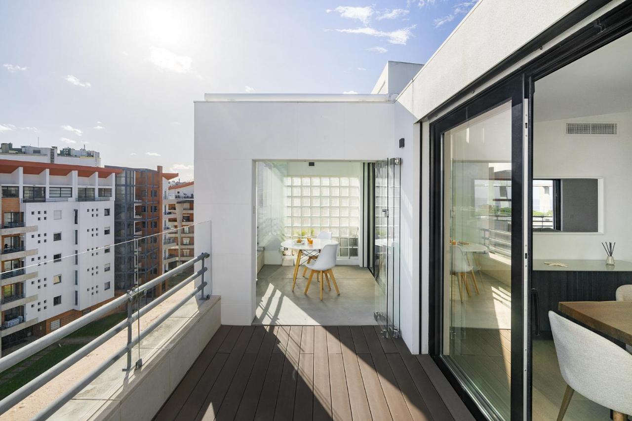 Whome Bachelor Pad In The Sky, Great For Digital Nomads & Remote Workers Appartement Lisboa