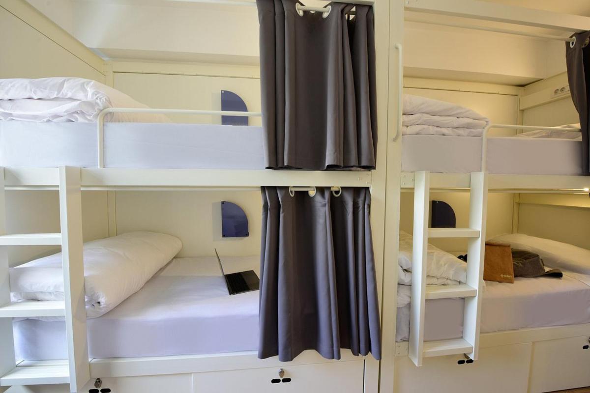 Room00 Hostel
