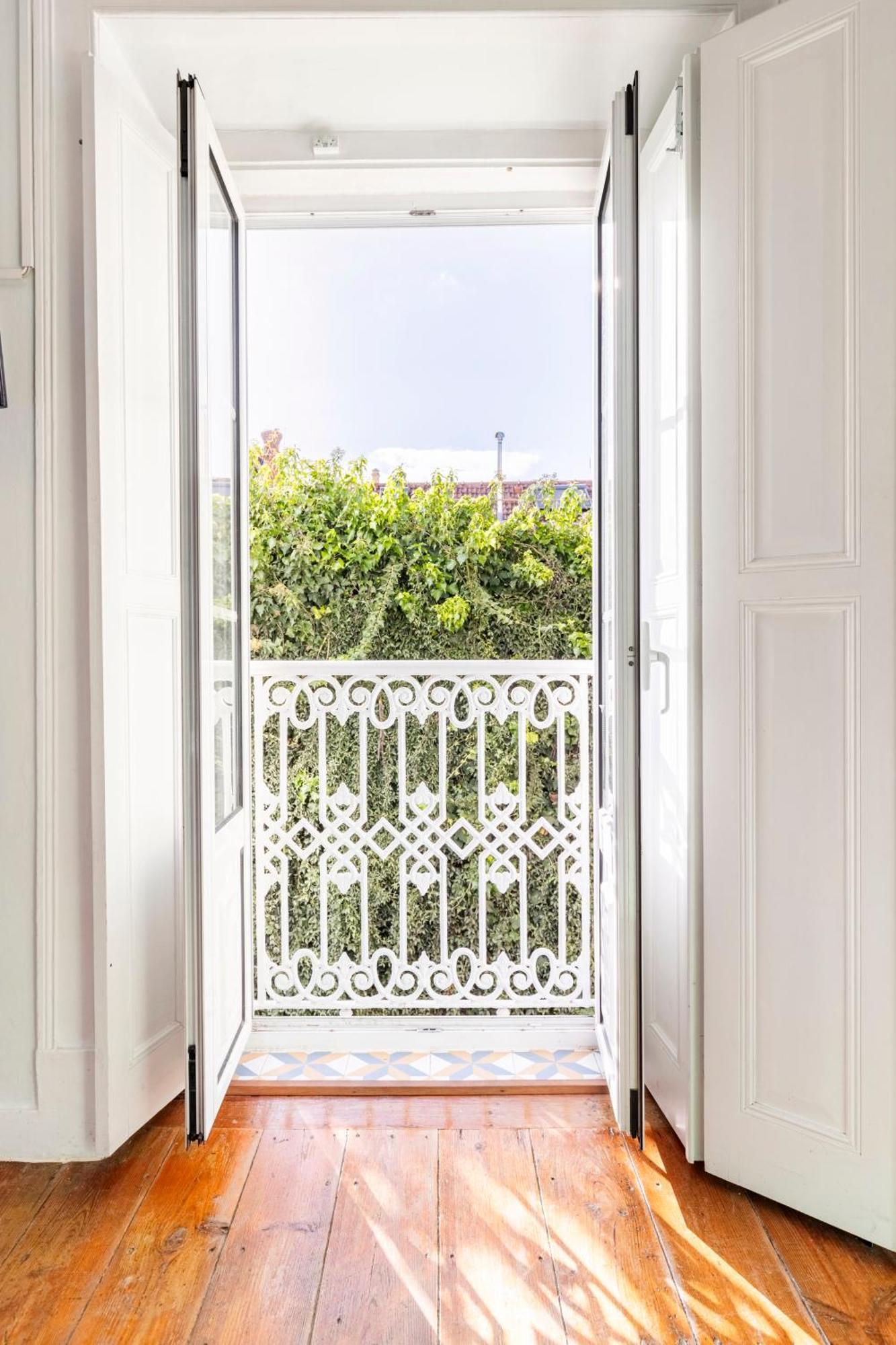 Apartment Avenida Da Liberdade Area, Bright And Newly Renovated 2 Bedroom Apartment, Historical Center Lissabon