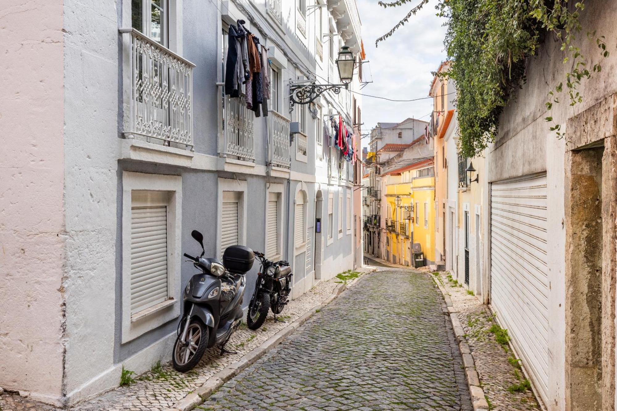 Avenida Da Liberdade Area, Bright And Newly Renovated 2 Bedroom Apartment, Historical Center * Lissabon