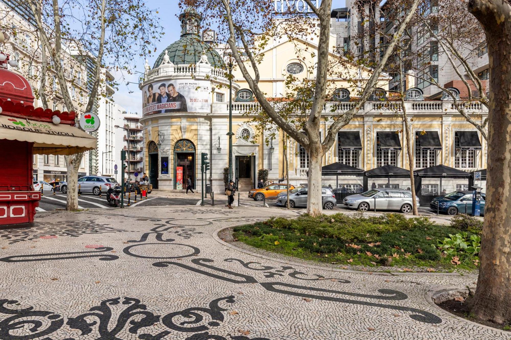 Avenida Da Liberdade Area, Bright And Newly Renovated 2 Bedroom Apartment, Historical Center Apartment Lissabon