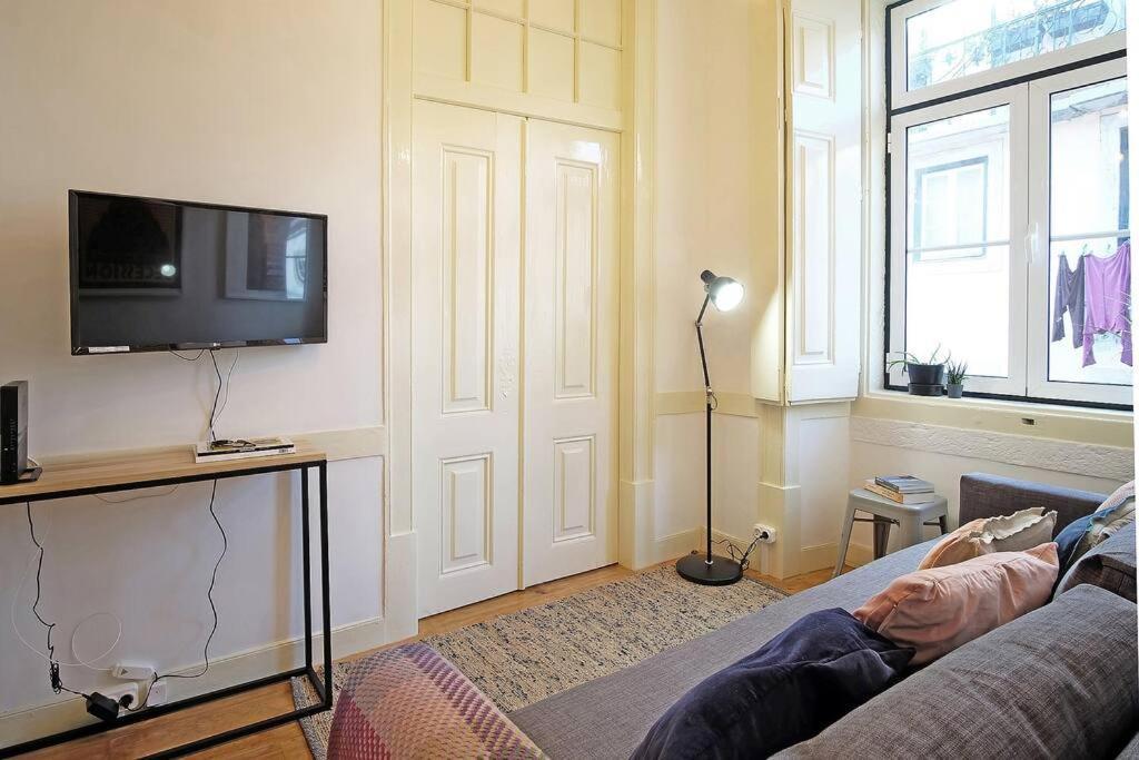 Appartement Bh2 Charm In Bohemian Bairro Alto * 4bdr * Old Style