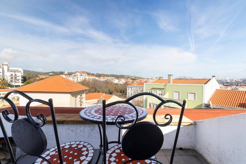 Romantic Rooftop Apart W/ River View Ac Heating Lisboa