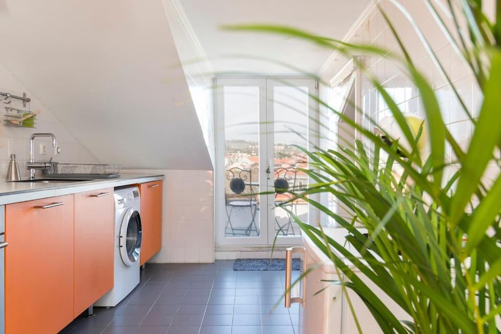 Romantic Rooftop Apart W/ River View Ac Heating Appartement Lisboa