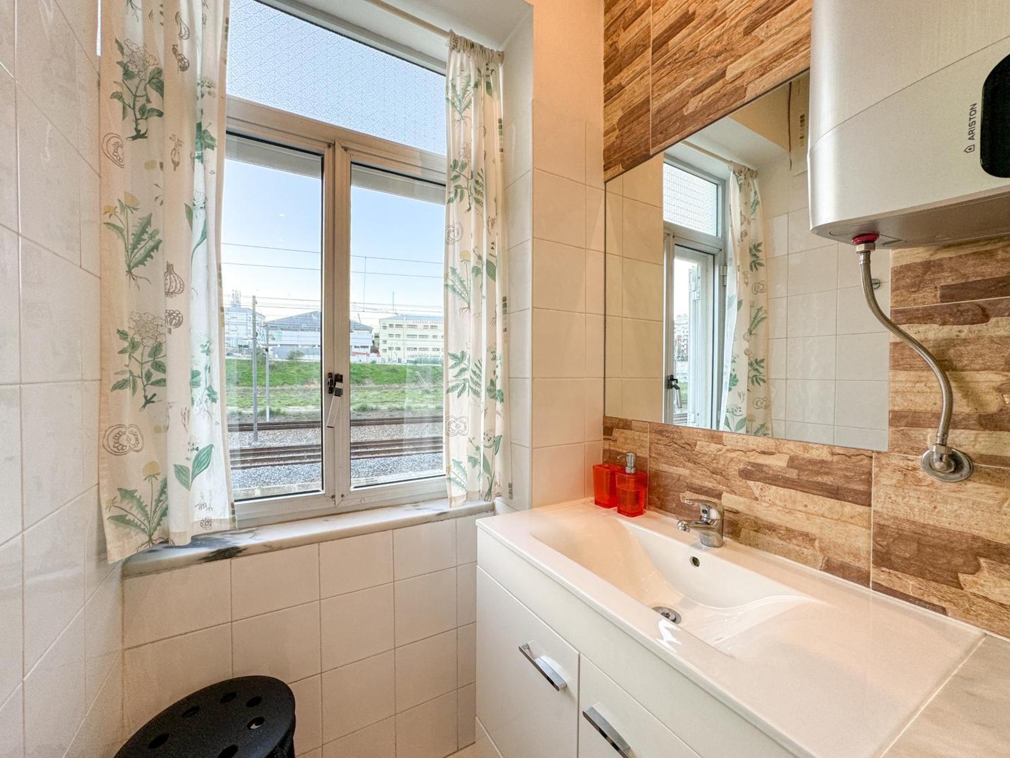 Apartment Quiet And Cozy, Easy Access To Highlights #1880 Lissabon