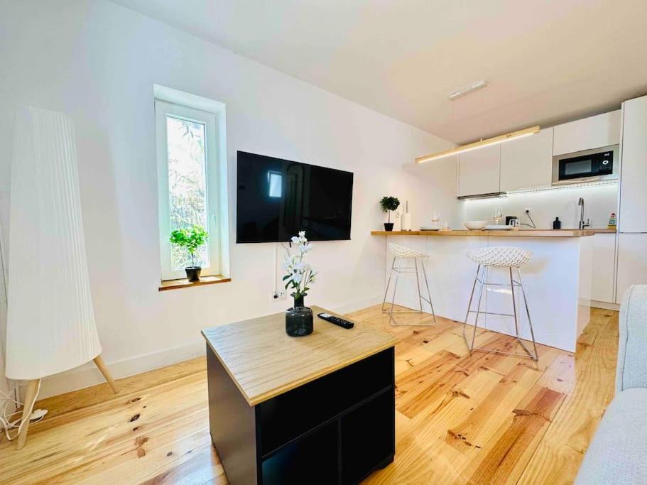 Hébergement de vacances New Amazing Cozy House In The Heart *