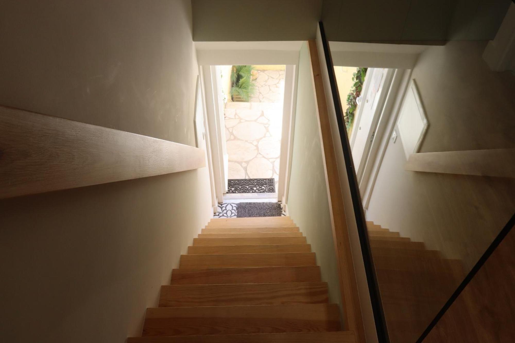 Lisbon, T2 Renewed Duplex With River View, Beato, Appartement Lissabon