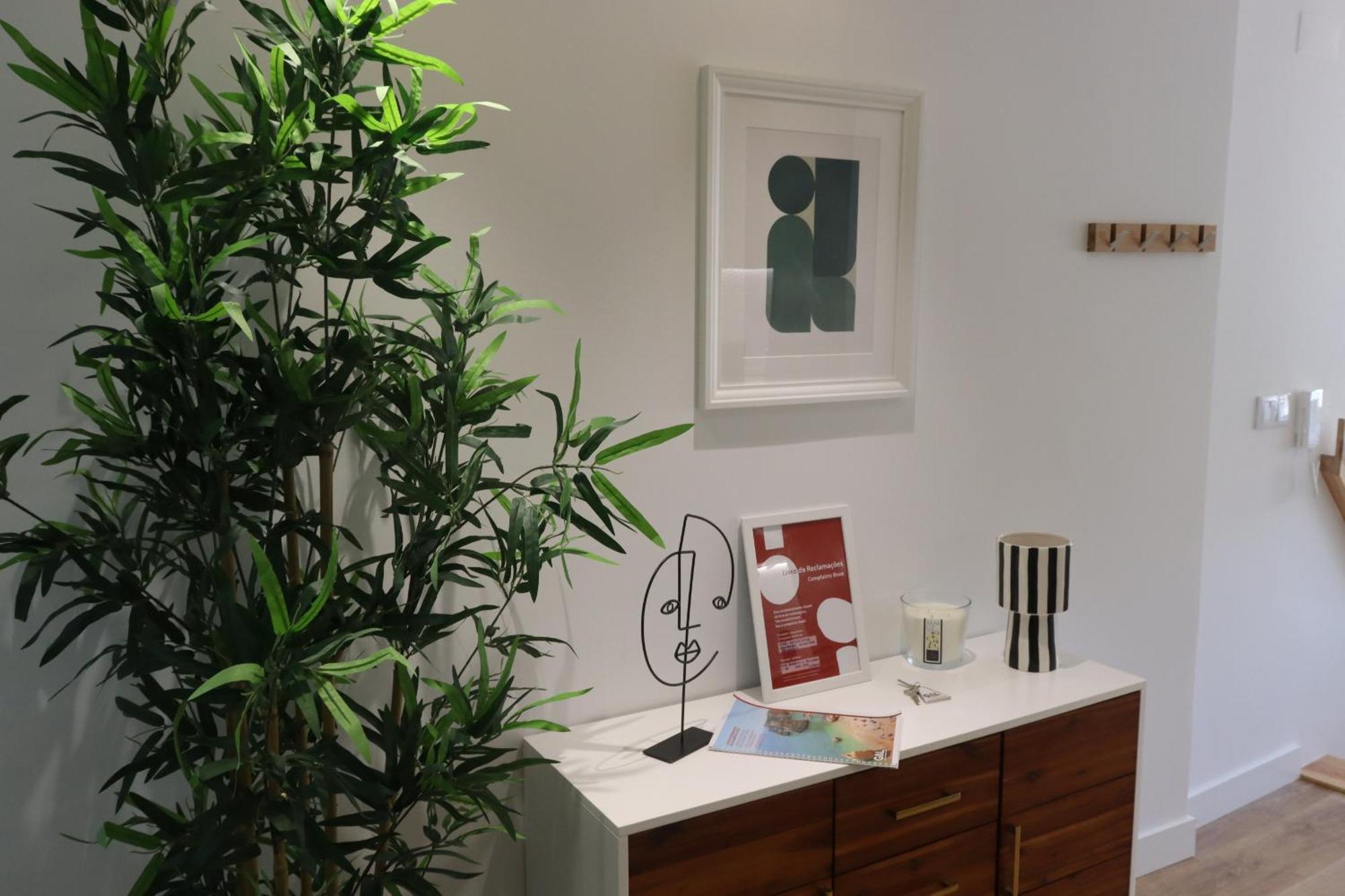 Lisbon, T2 Renewed Duplex With River View, Beato, Appartement *