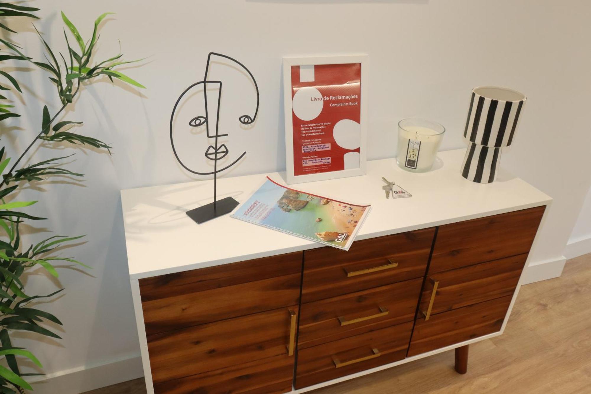 Appartement Lisbon, T2 Renewed Duplex With River View, Beato,