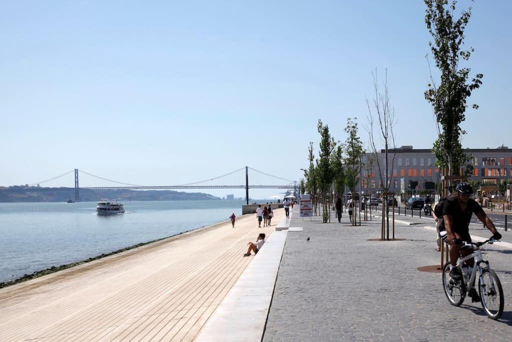 Pn New Ac! Stylish & Central- View To Tram 28! * Lissabon
