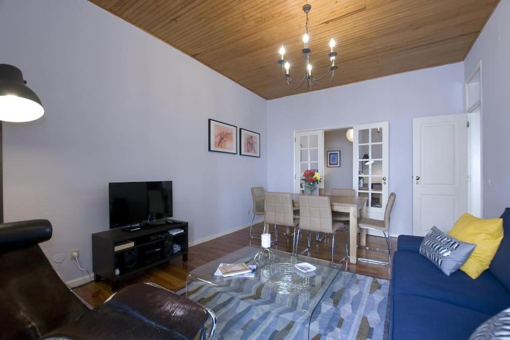 Pn New Ac! Stylish & Central- View To Tram 28! Lissabon