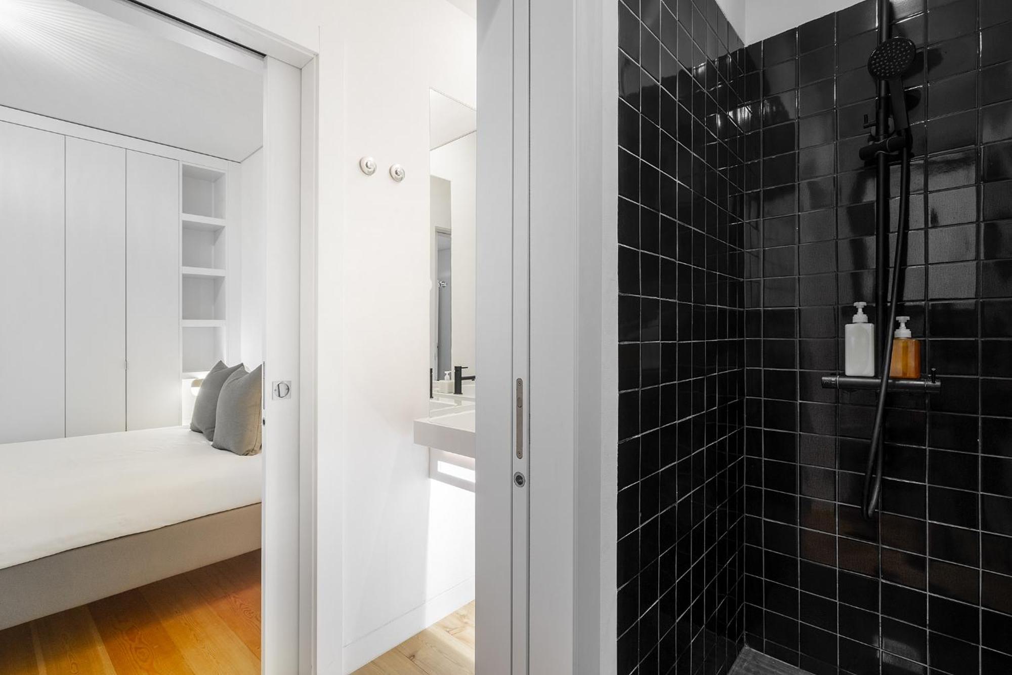 Appartement Whome Urban Elegance: A Modern Haven In Lisbon's Heart *