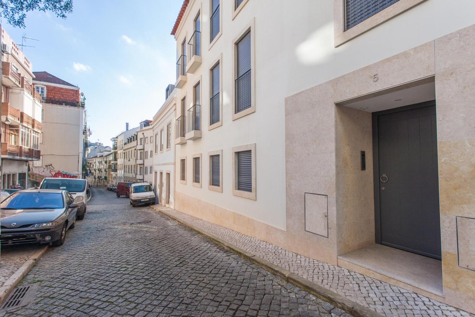 Mouraria Blue Three-bedroom W/ Parking - By Lu Holidays Lissabon