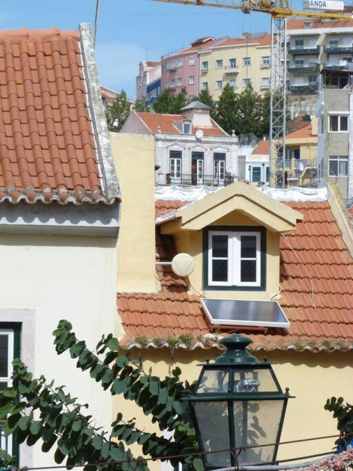 Mouraria I, Eco-duplex, French Balcony & Smart Check-in Appartement Lissabon