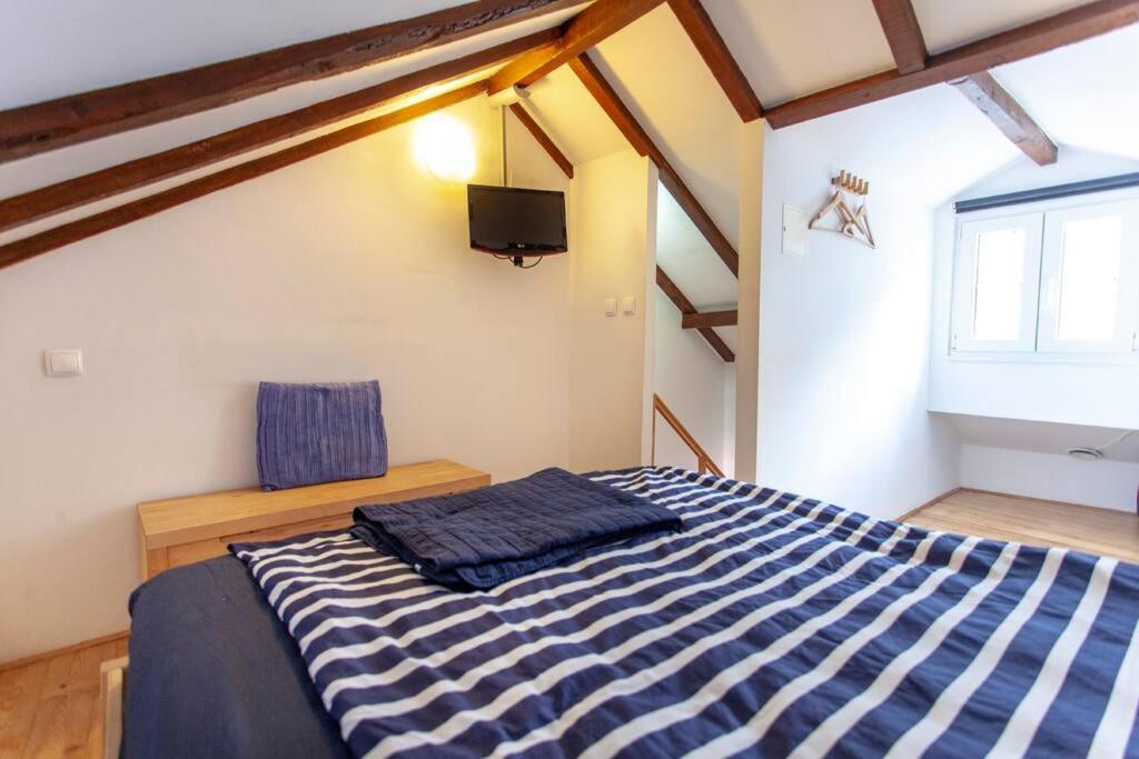 Mouraria I, Eco-duplex, French Balcony & Smart Check-in * Lissabon