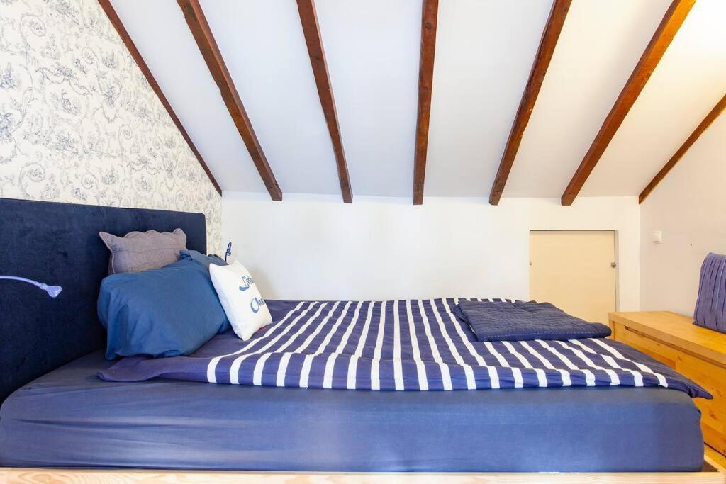 Mouraria I, Eco-duplex, French Balcony & Smart Check-in Appartement Lissabon