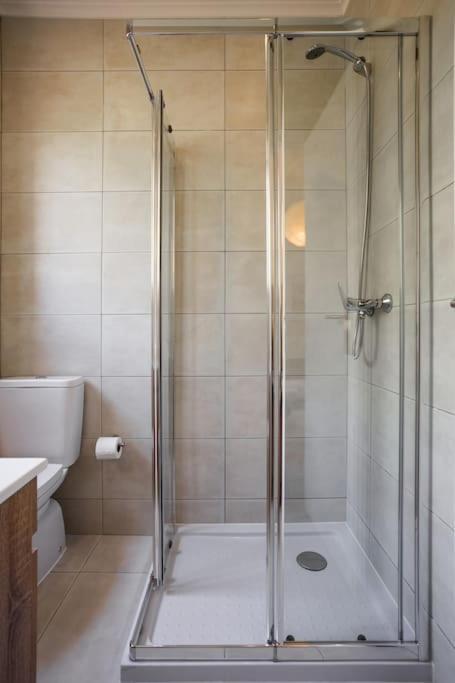 Spacious Tailor Made Flat In Areeiro Apartment Lissabon