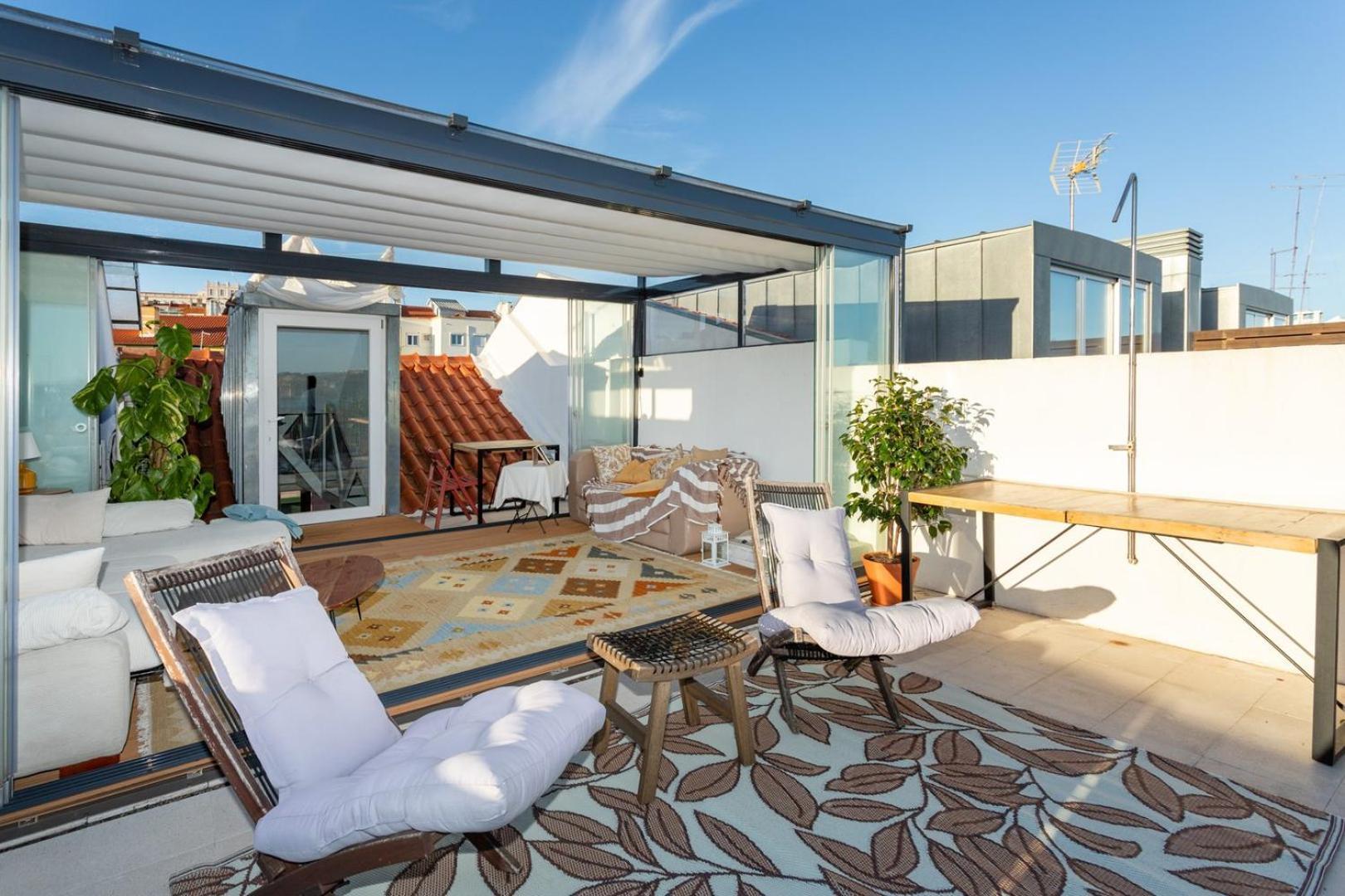 Luxurious Loft : Bridge-view Rooftop | By Airnest *