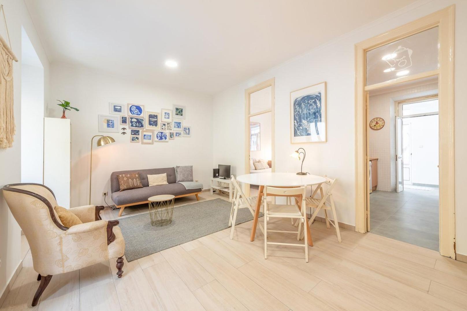 Guestready - Cozy Estefânia - An Artists Corner! *