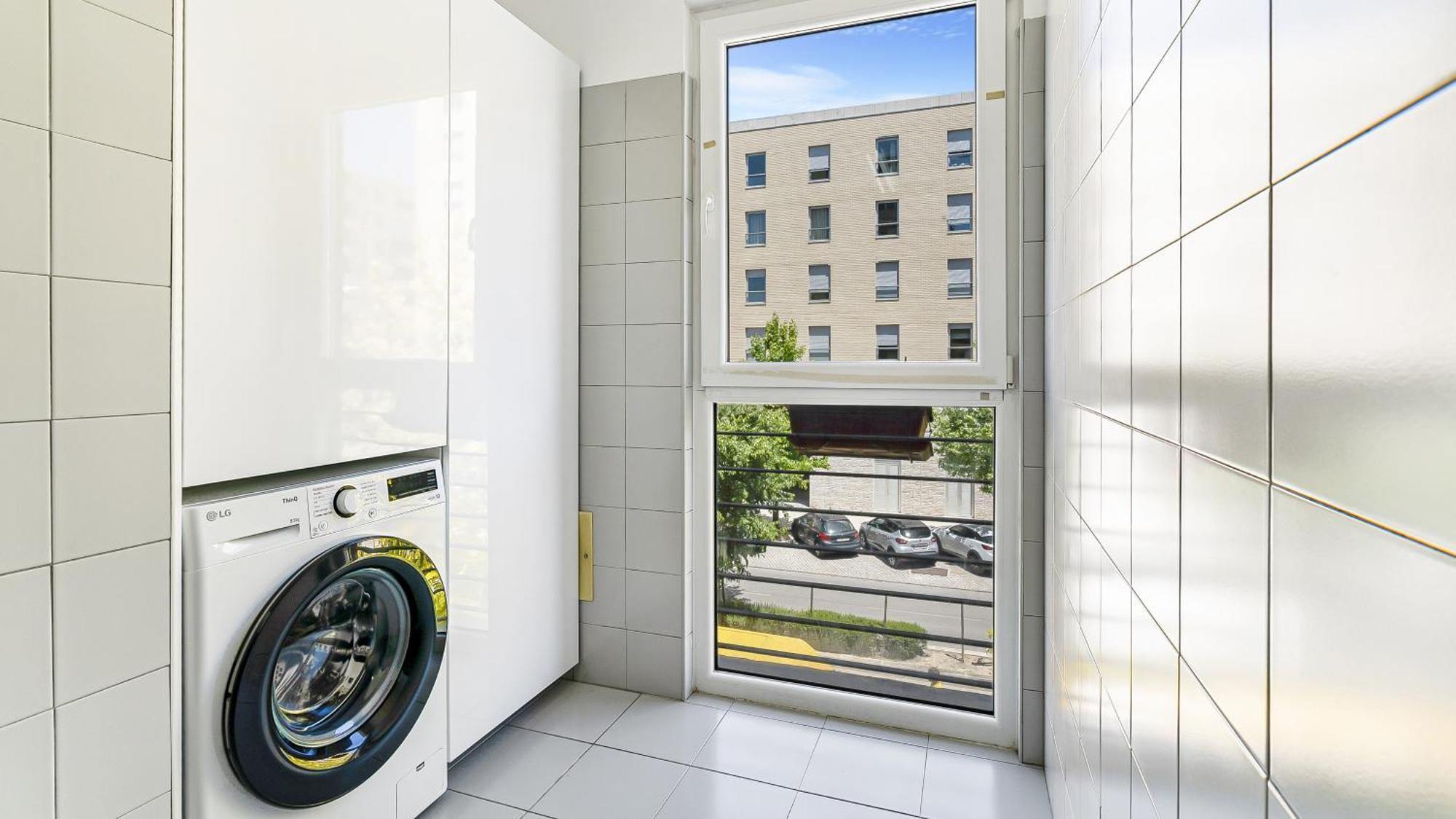 Uptown Urban Escape By Lovelystay Appartement