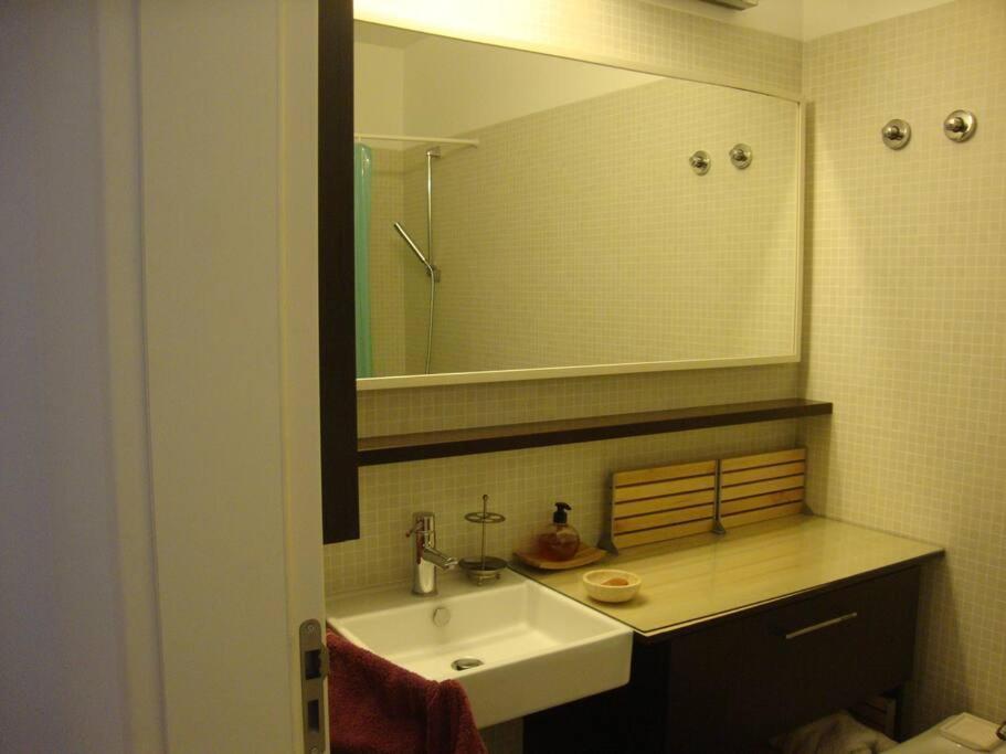 Modern And Spacious In Lissabon