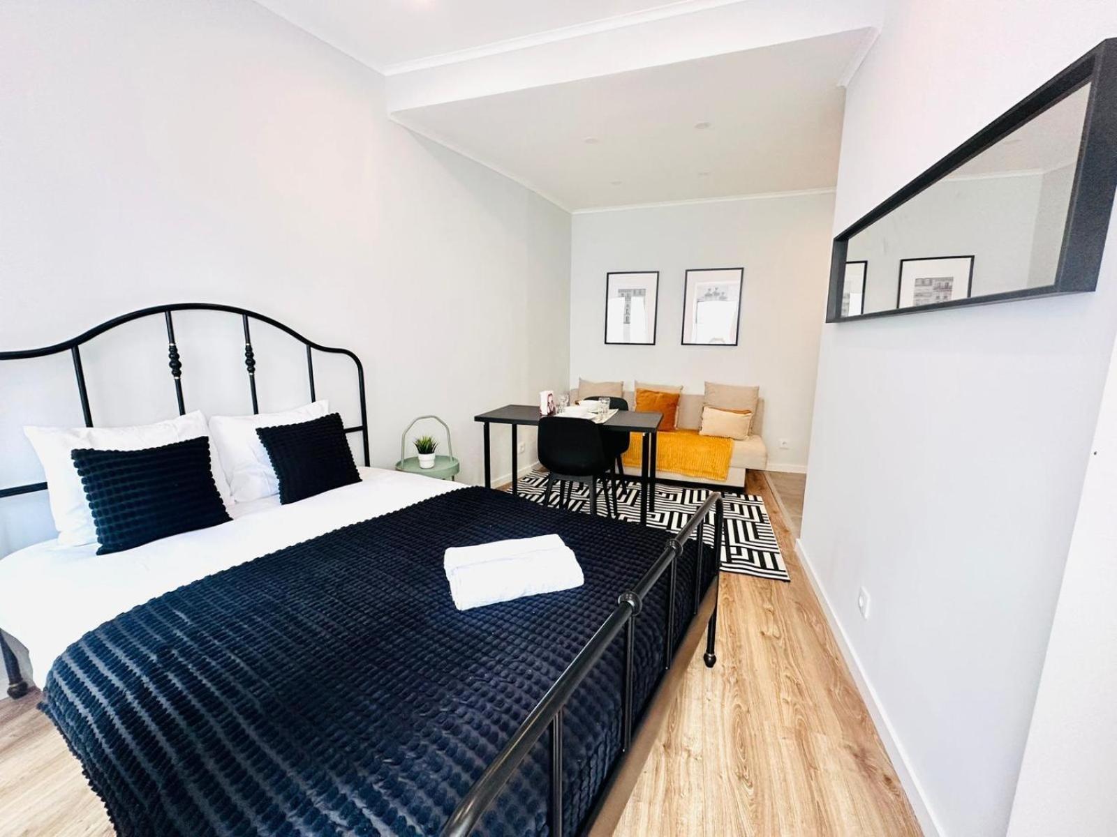 Apartment 222 Charm For Tourists