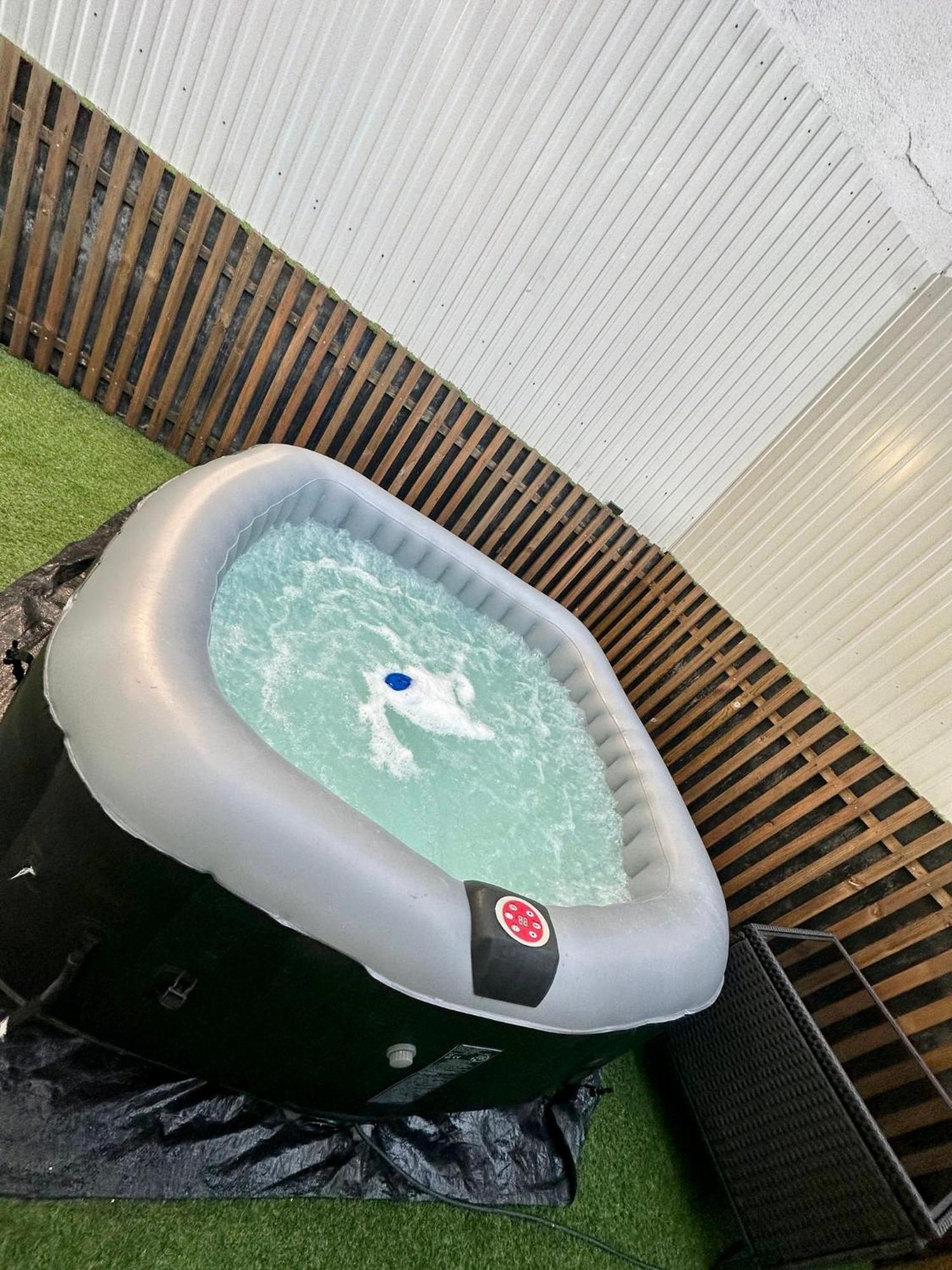 Apartment Duplex Com Jacuzzi Em Olival Basto Lisbon