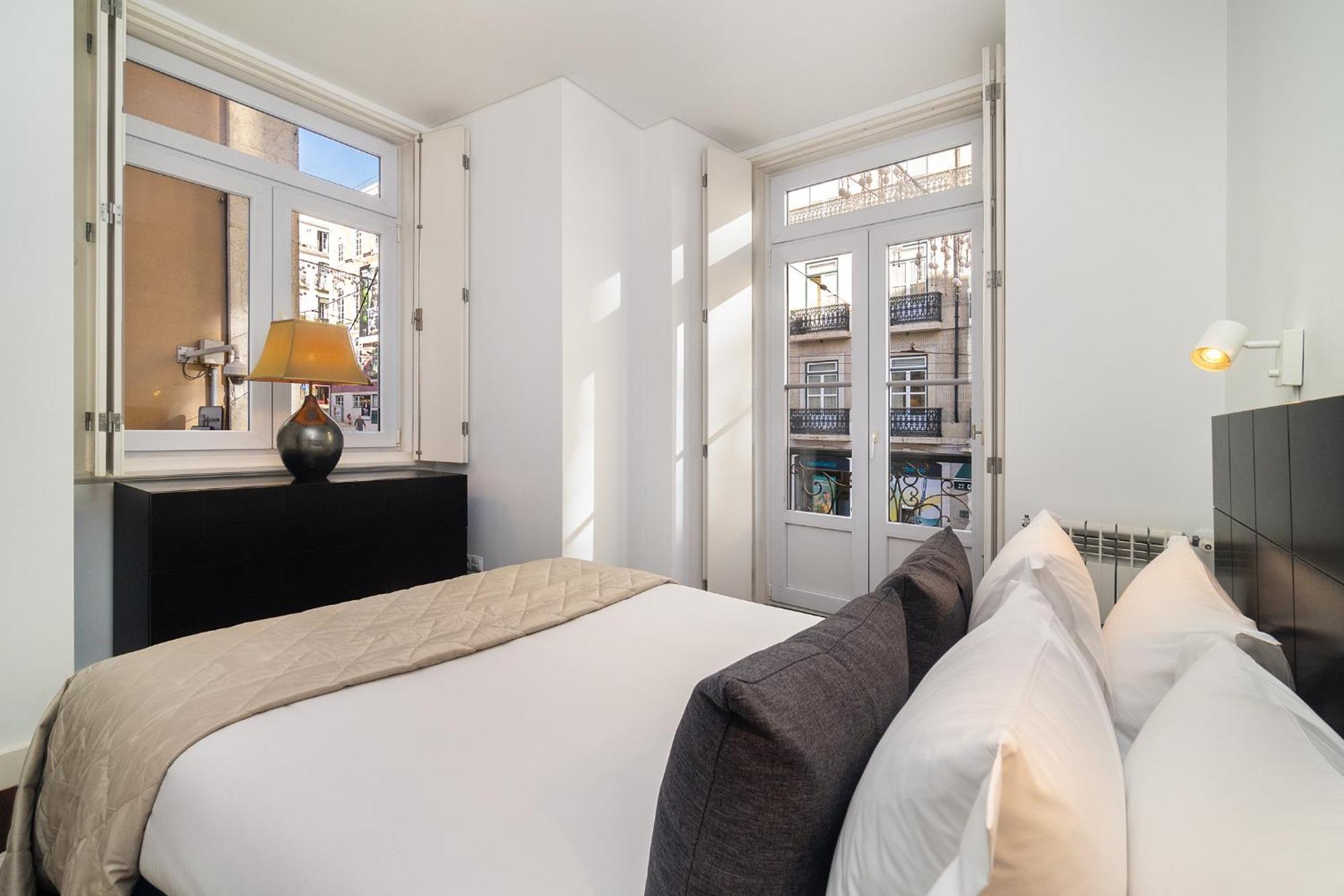 Whome Elegant Chiado Retreat Comfort In Lisbon's Heart Appartement *