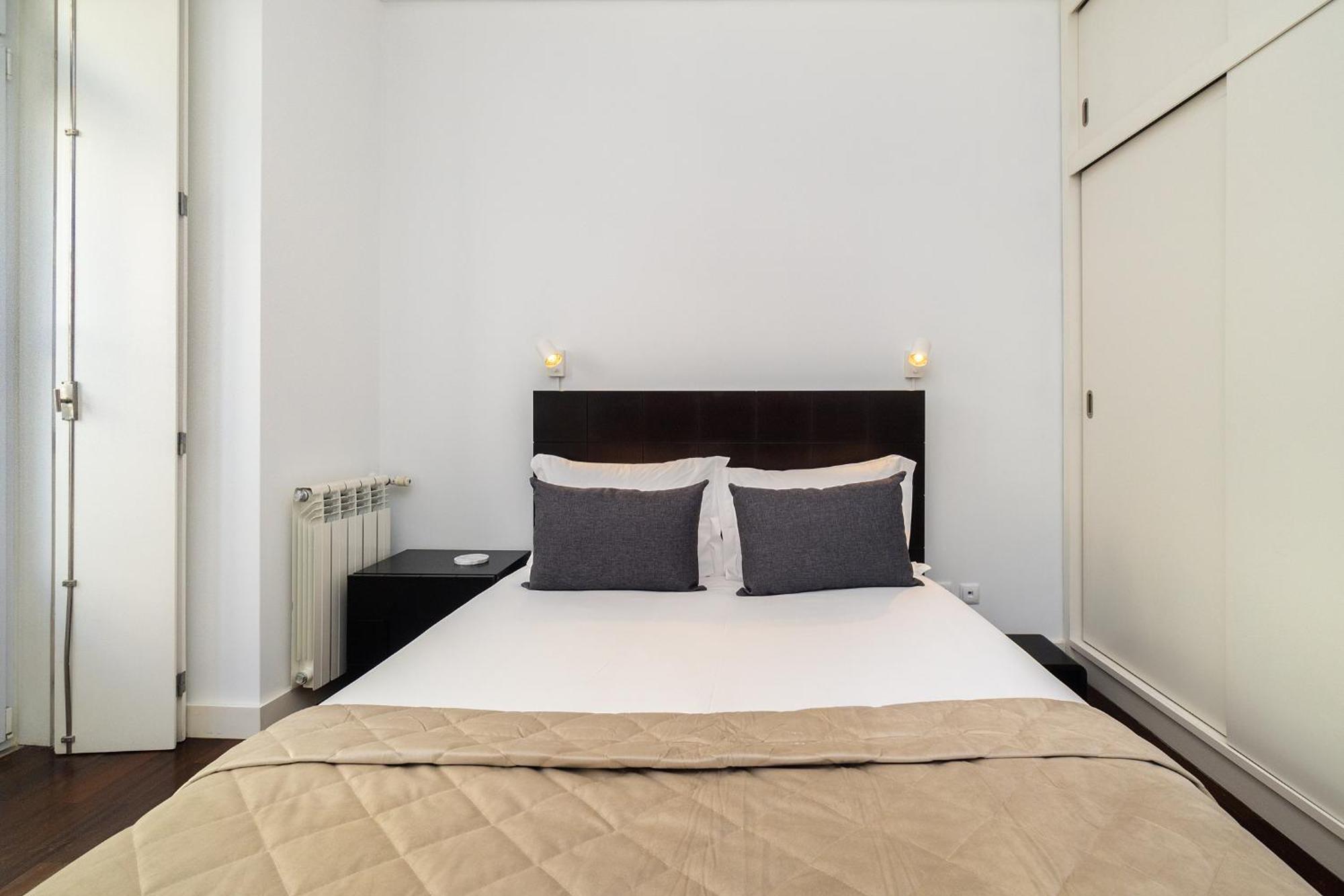 Appartement Whome Elegant Chiado Retreat Comfort In Lisbon's Heart