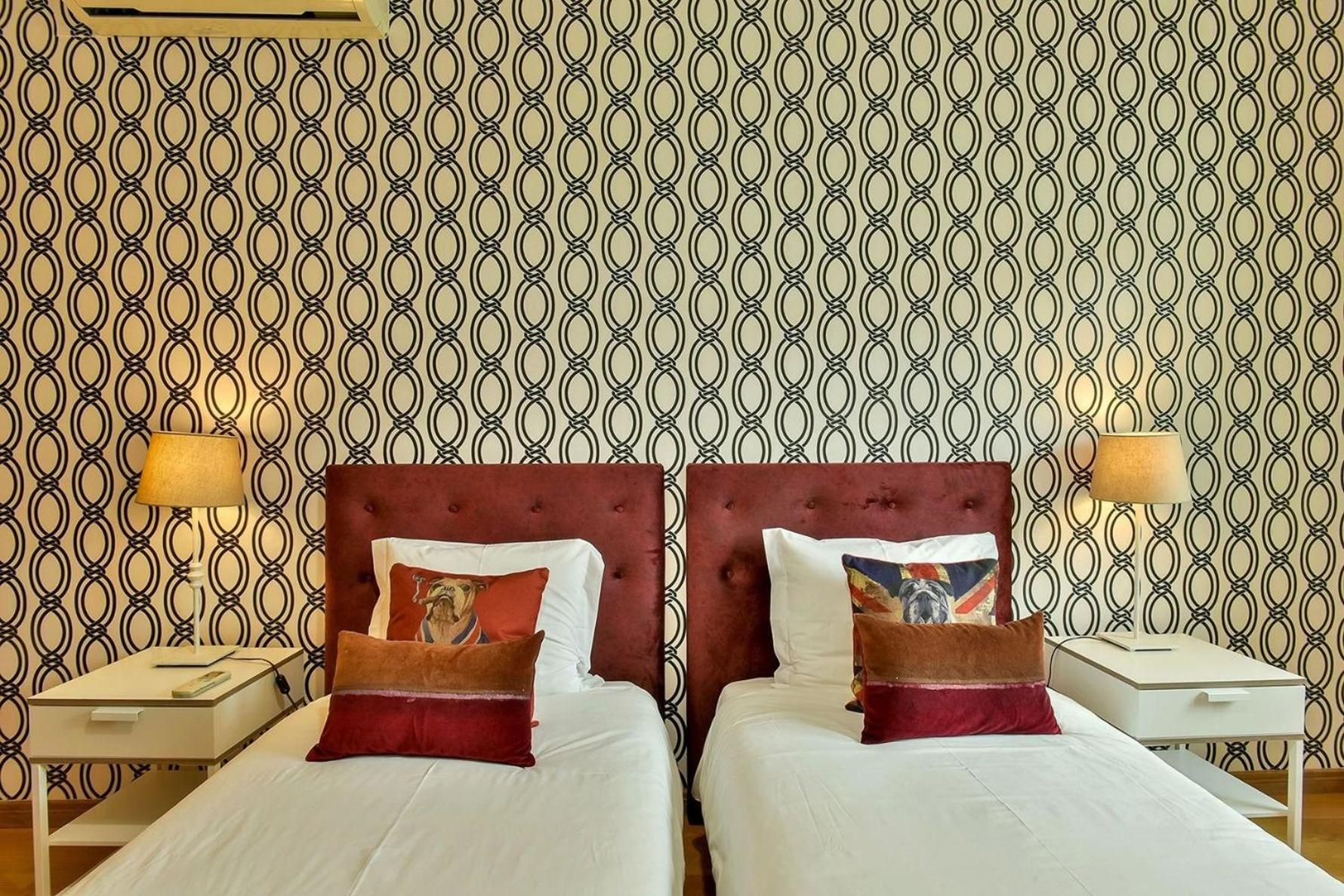 Studio Fuer 9 Personen Und 1 Kind In Lissabon, Regio De Costa De - B58348 Lisboa