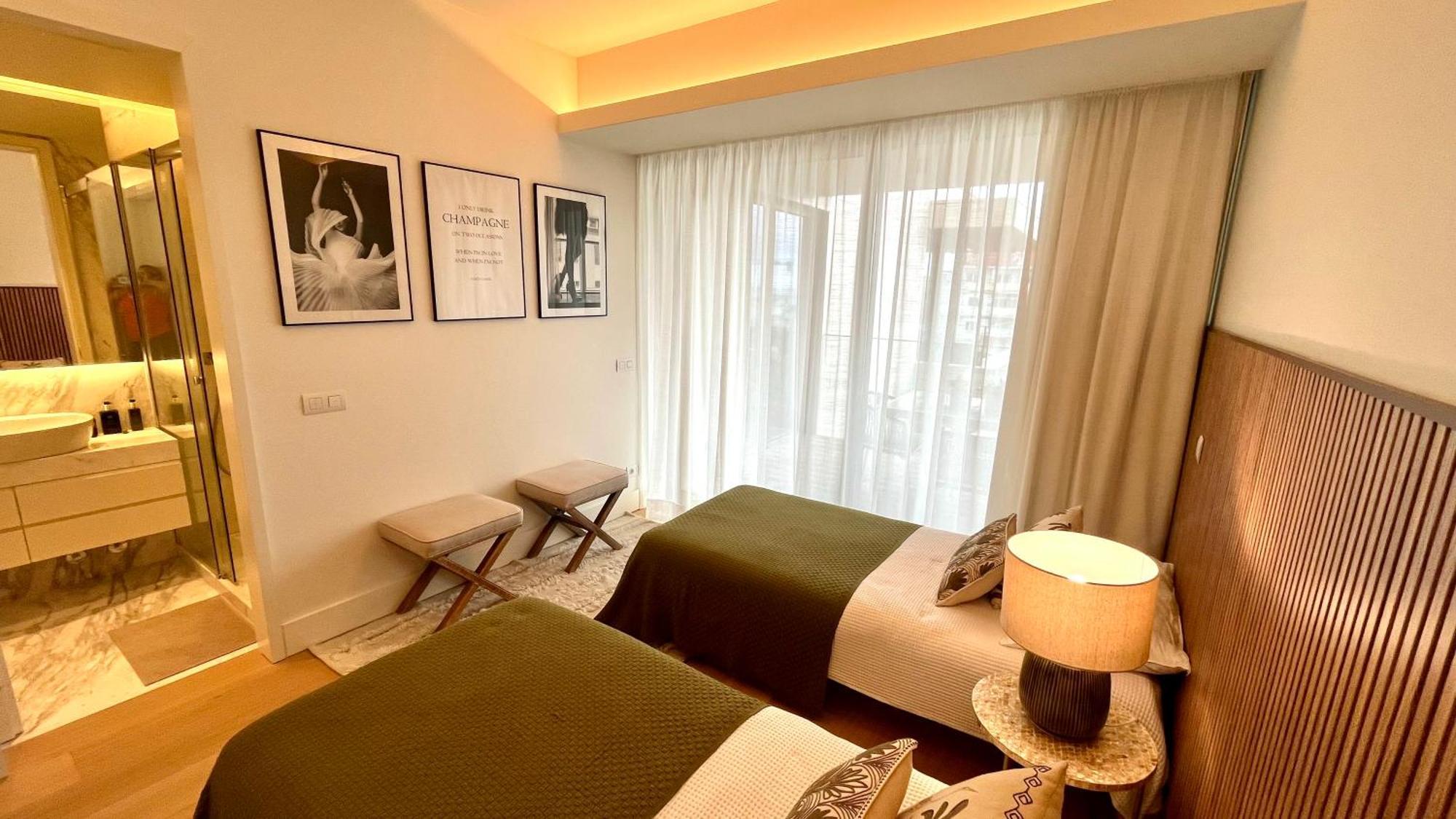 Appartement Luxurious 2 Bedrooms With Amenities In Center *