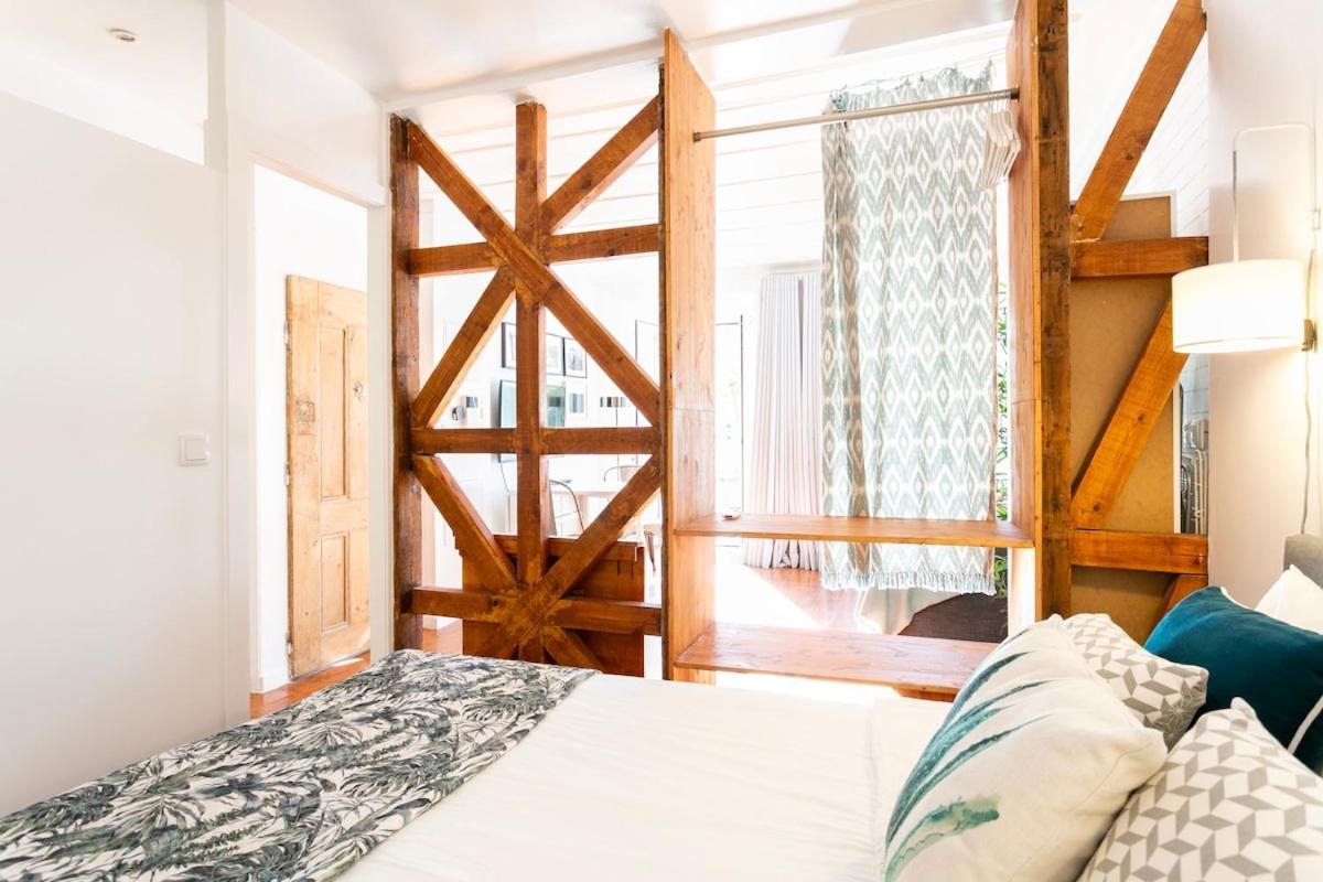 Cozy Flat With Bright Balcony Trendiest Neighborhood! *