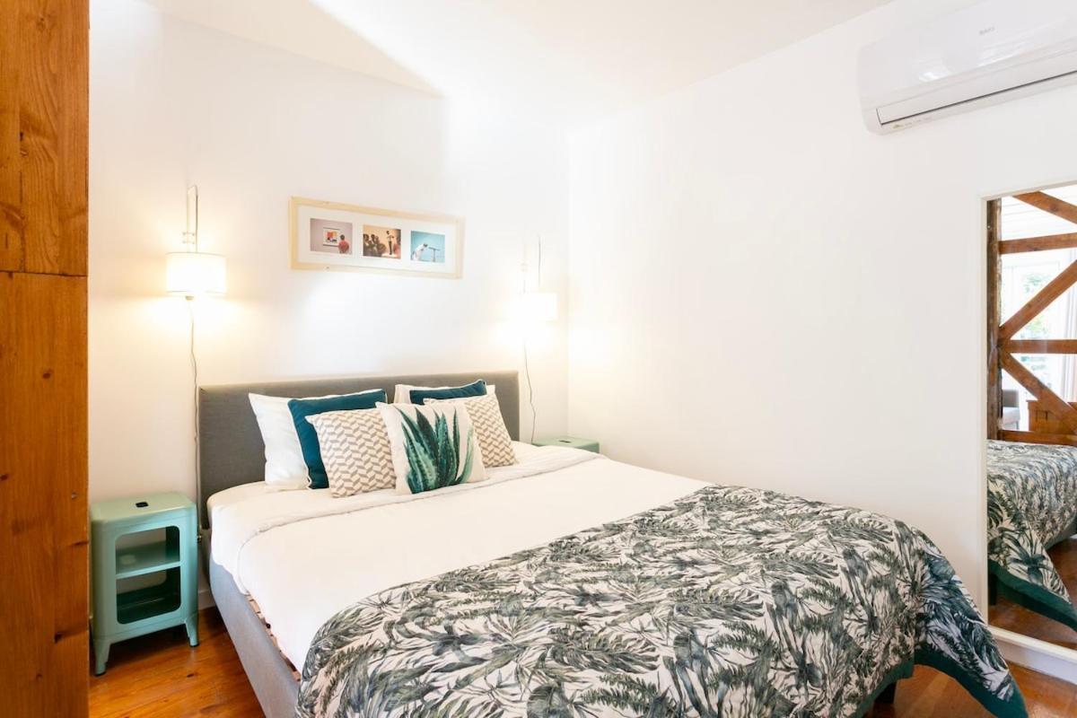 Cozy Flat With Bright Balcony Trendiest Neighborhood! *