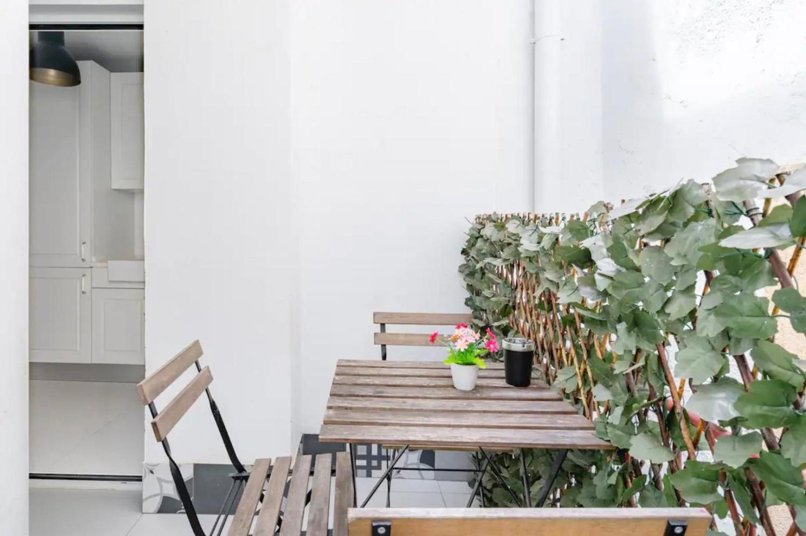 Appartement 2br Terrace W Ac - Time Out Market | By Airnest