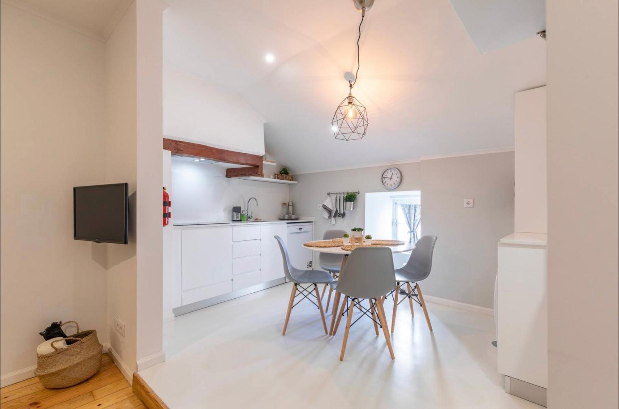 Alfama Historical Stylish 1 Br *