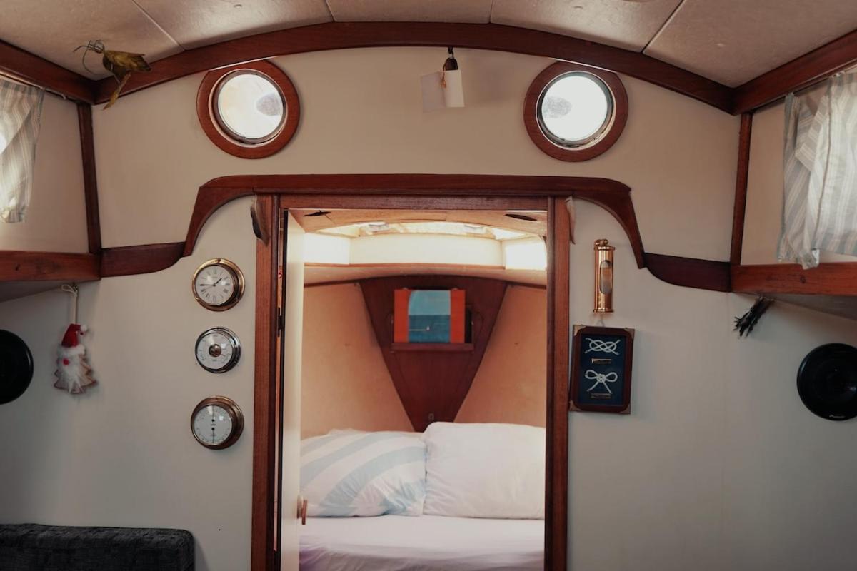 Cozy Marina Sleepaboard - Sail Away Bateau-hôtel *