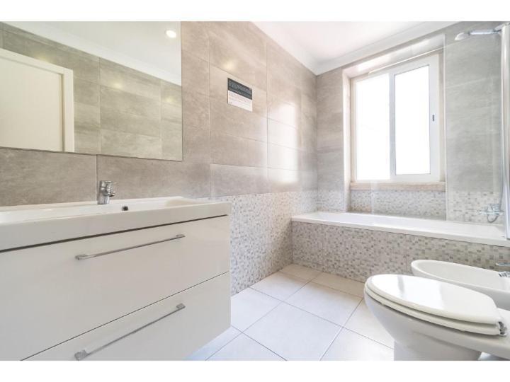 Houze_4 Bedroom Near Jardim Zoologico Lissabon