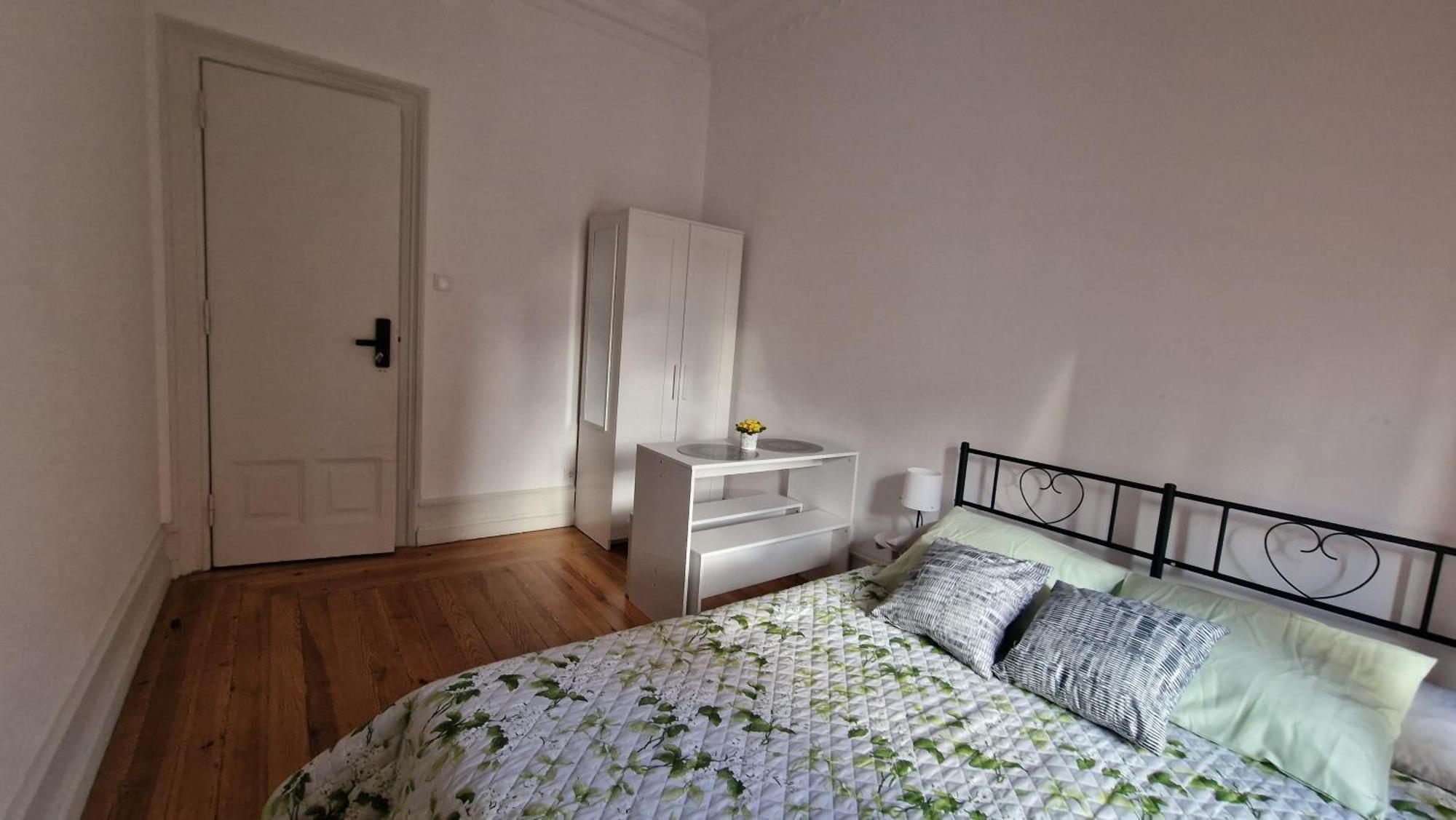 Mini Host In Guest house