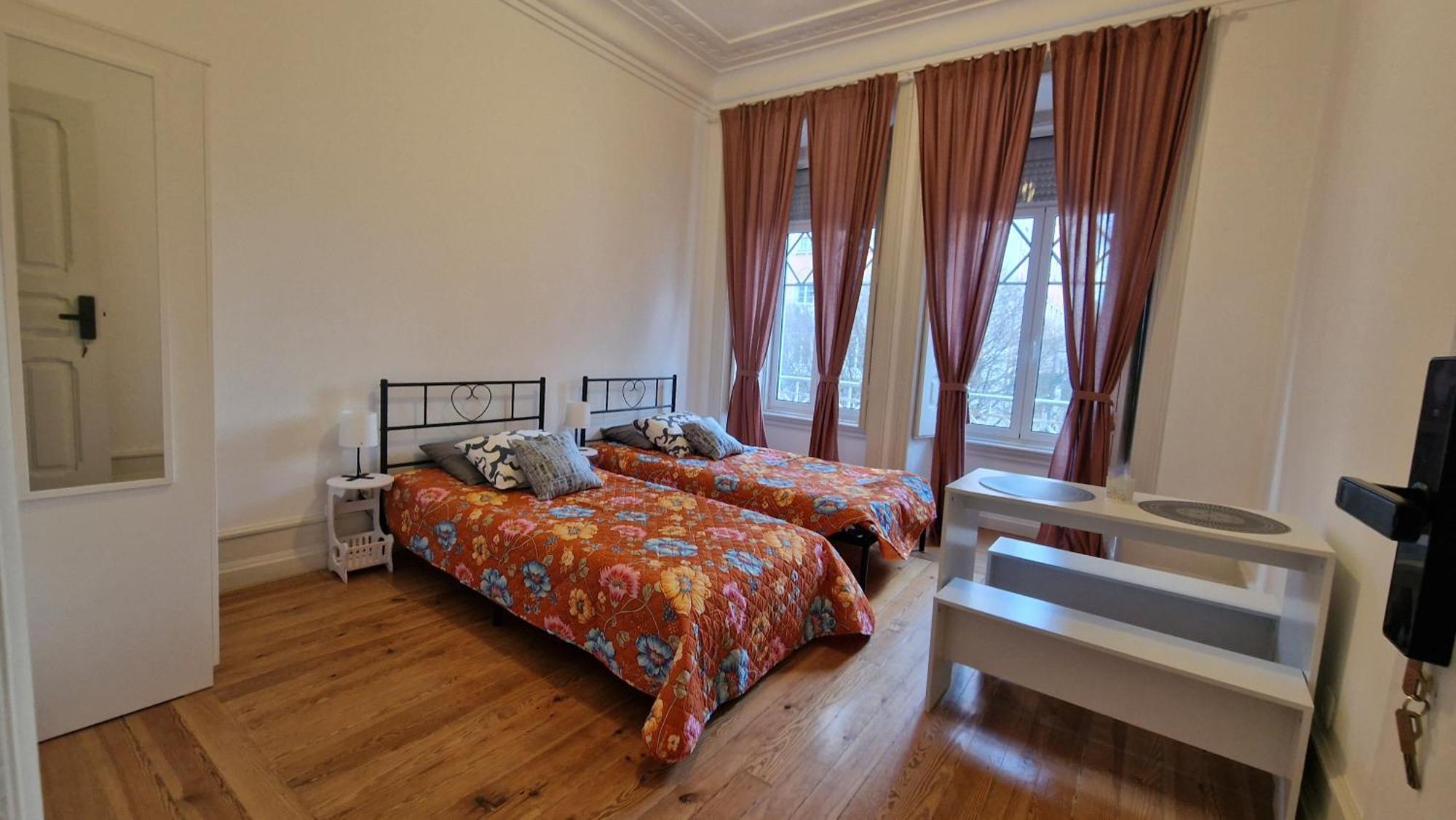 Guest house Mini Host In *
