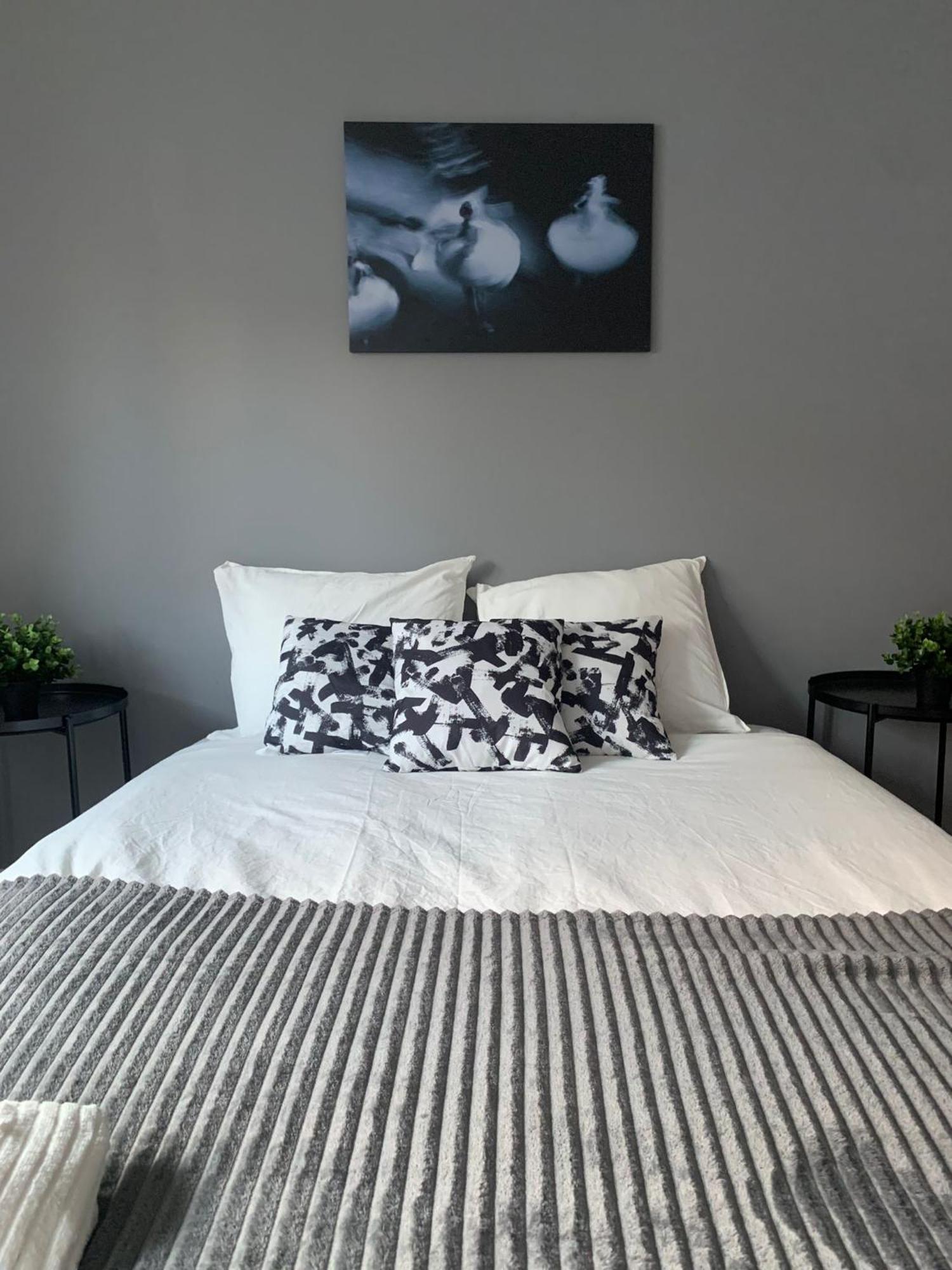 Hostel Rooms, Location For Tourists