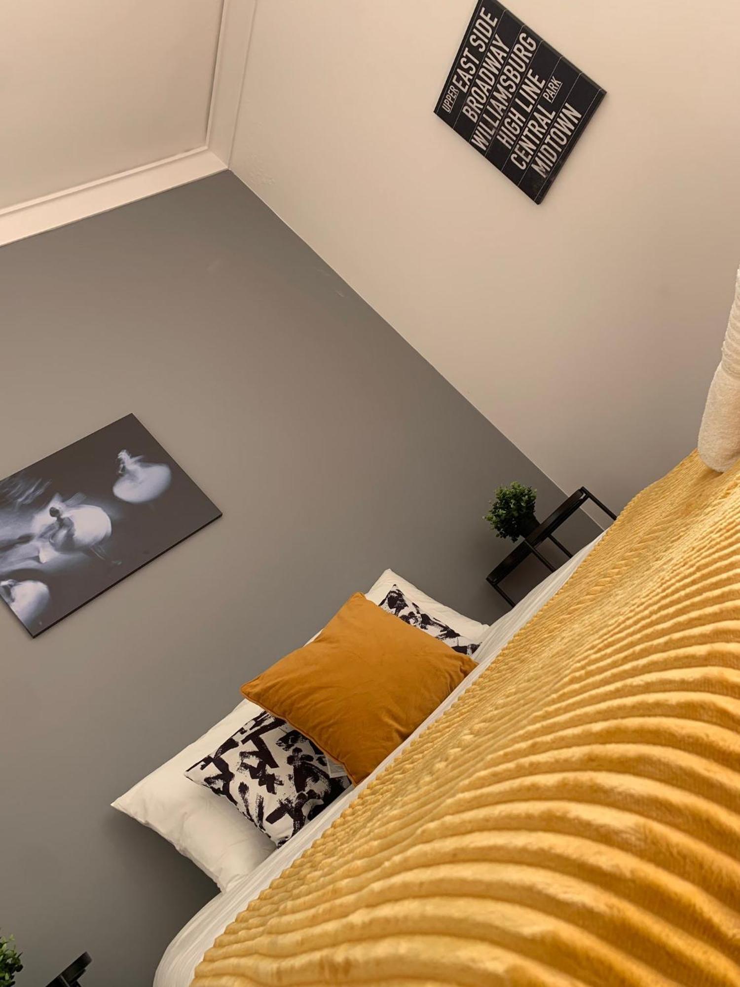 Hostel Rooms, Location For Tourists