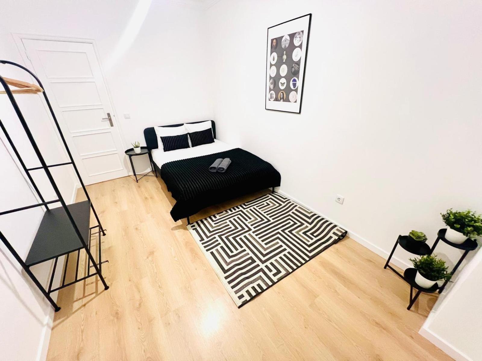 Hostel Rooms, Ideal Location For Tourists