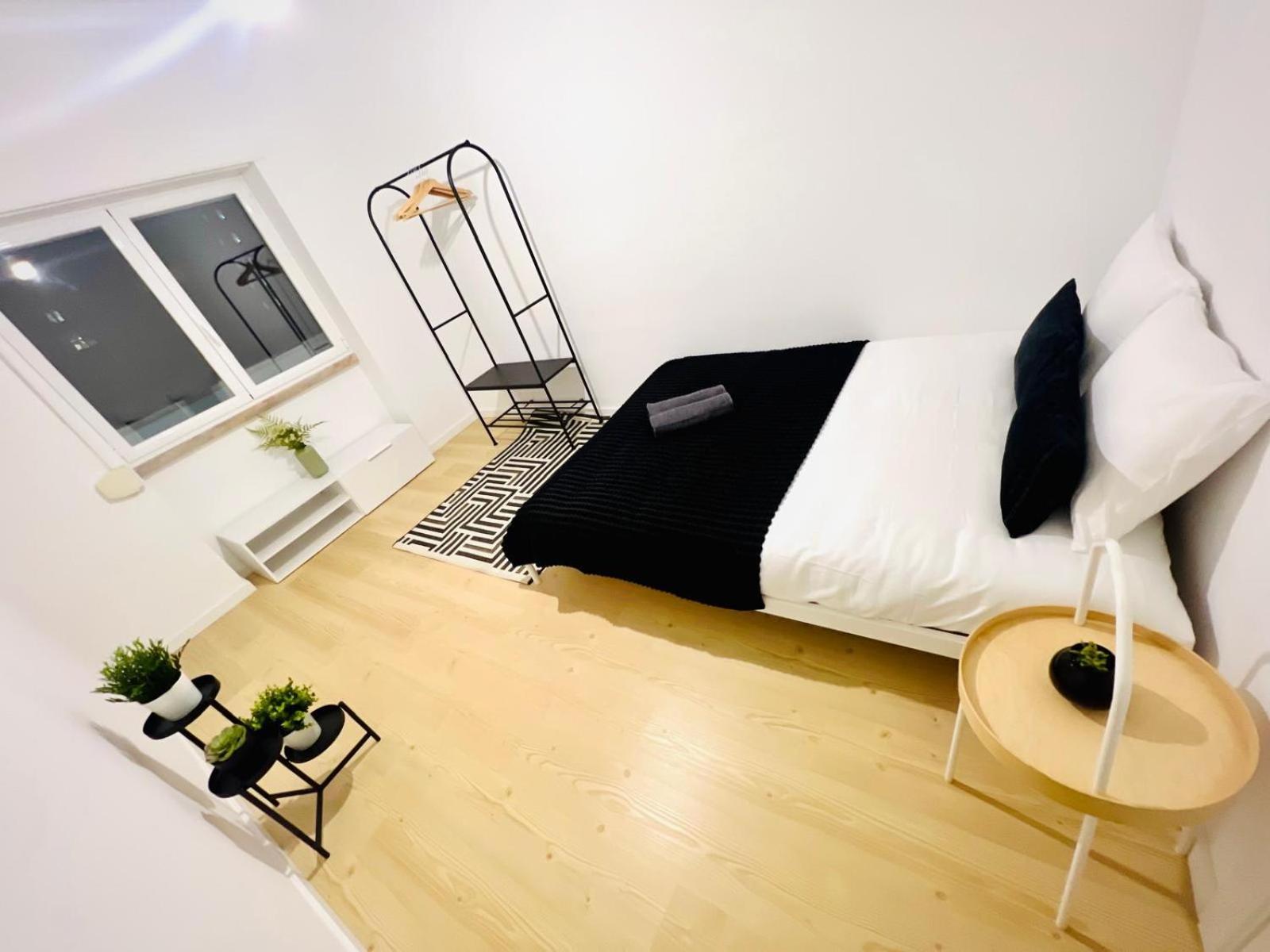Hostel Rooms, Ideal Location For Tourists